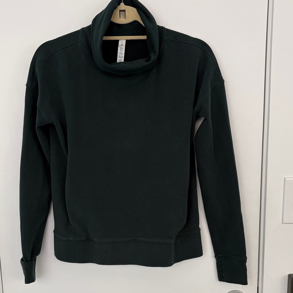 Lululemon Green Turtleneck Pullover “Today is a cheat day” Sweatshirt Size 4
